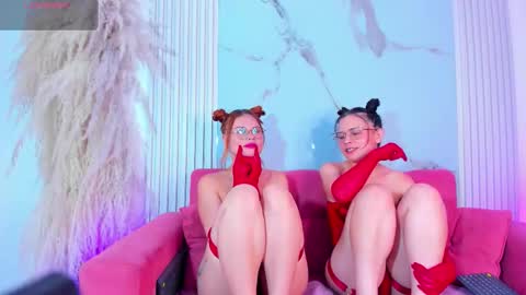 ivonymiller online show from 10/12/25, 08:41