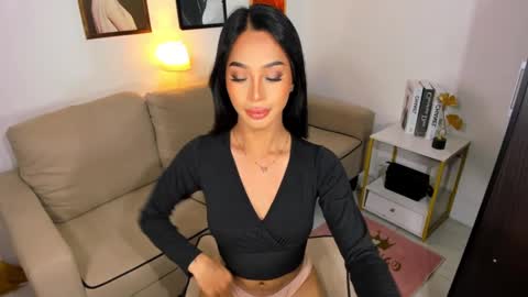 Snapshot of ivorycollins chatting on 01/04/25, 09:43 kirstenelsie online show from 01/04/25, 09:43