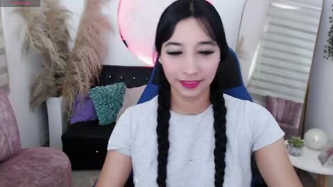 Snapshot of ivvoncute chatting on 04/17/26, 12:19 ivvoncute online show from 04/17/26, 12:19