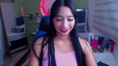 Snapshot of ivvoncute chatting on 05/10/26, 01:33 ivvoncute online show from 05/10/26, 01:33