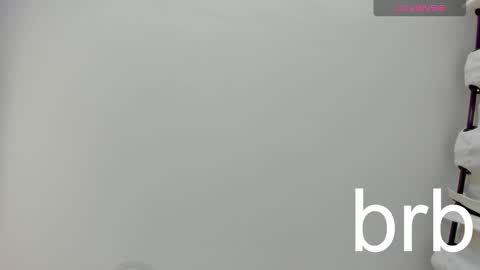 Snapshot of ivy_and_molly chatting on 12/04/24, 03:21 Ivy and Molly online show from 12/04/24, 03:21