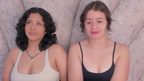 Snapshot of ivy_and_molly chatting on 09/11/25, 08:42 Ivy and Molly online show from 09/11/25, 08:42