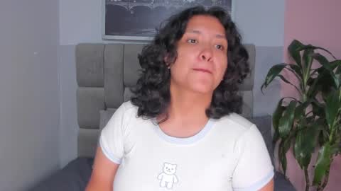 Snapshot of ivy_and_molly chatting on 09/17/25, 08:54 Ivy and Molly online show from 09/17/25, 08:54