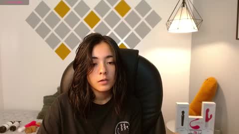 Snapshot of ivy_gail chatting on 01/10/25, 04:01  IVY online show from 01/10/25, 04:01