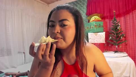 Snapshot of ivy_roosx chatting on 12/25/24, 08:39 vivian online show from 12/25/24, 08:39