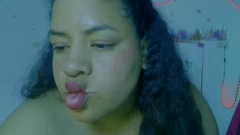 Snapshot of ivydesouzaa chatting on 05/15/26, 11:23 ivydesouza online show from 05/15/26, 11:23