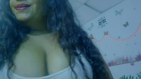 Snapshot of ivydesouzaa chatting on 05/20/26, 02:51 ivydesouza online show from 05/20/26, 02:51