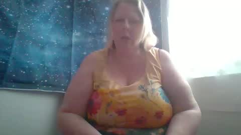 Snapshot of ivyjane3522 chatting on 04/30/26, 12:00 ivyjane3522 online show from 04/30/26, 12:00