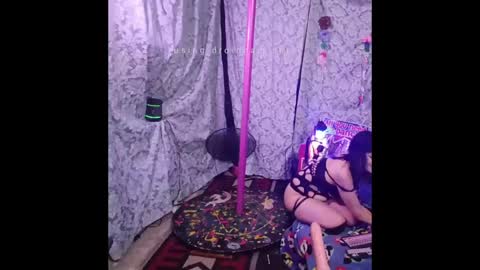 Snapshot of ivyjennifer366 chatting on 05/18/26, 04:07 ivyjennifer366 online show from 05/18/26, 04:07