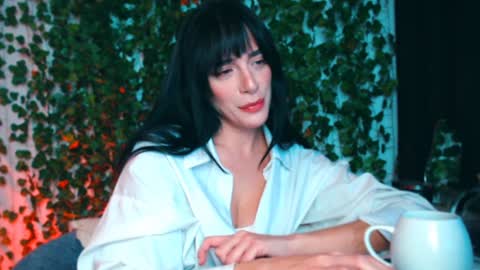 Snapshot of ivyjonson chatting on 12/12/24, 12:55 Miss Ivy online show from 12/12/24, 12:55