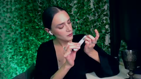 Snapshot of ivyjonson chatting on 12/29/24, 07:53 Miss Ivy online show from 12/29/24, 07:53