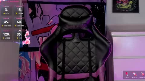 Snapshot of ivymanson_ chatting on 02/12/25, 04:22 Camila online show from 02/12/25, 04:22