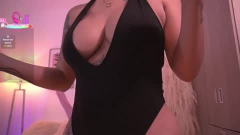 Snapshot of ivyrose_ chatting on 10/23/25, 03:17 Annie online show from 10/23/25, 03:17