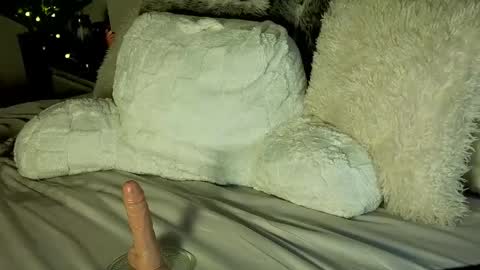 Ivy Nyxx online show from 05/13/26, 08:38