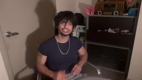 Snapshot of iwannabeagarden chatting on 11/13/25, 04:11 N online show from 11/13/25, 04:11