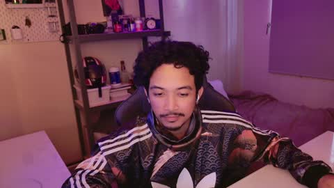 Snapshot of iwasd3nse chatting on 12/19/24, 05:40 iwasd3nse online show from 12/19/24, 05:40