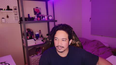 Snapshot of iwasd3nse chatting on 12/22/24, 08:27 iwasd3nse online show from 12/22/24, 08:27