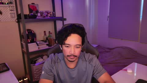 Snapshot of iwasd3nse chatting on 01/17/25, 12:10 iwasd3nse online show from 01/17/25, 12:10