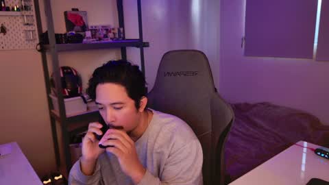 Snapshot of iwasd3nse chatting on 01/18/25, 07:04 iwasd3nse online show from 01/18/25, 07:04