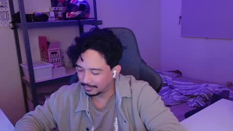 Snapshot of iwasd3nse chatting on 02/04/25, 01:34 iwasd3nse online show from 02/04/25, 01:34