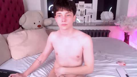 Maxim online show from 03/05/26, 02:40