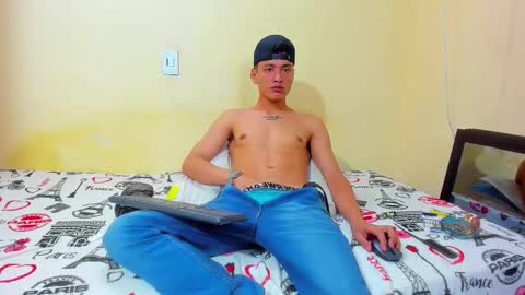 ixchell_dewei online show from 10/08/25, 05:05