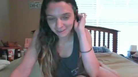 ixxievixxie online show from 09/28/25, 02:00