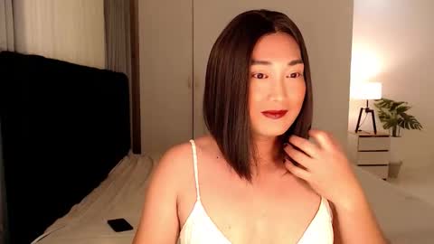 Snapshot of iya_hermosa chatting on 12/20/25, 10:33 iya_hermosa online show from 12/20/25, 10:33