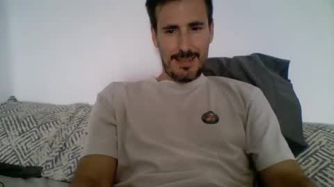 Snapshot of iyoperro chatting on 09/28/25, 02:11 Casandro online show from 09/28/25, 02:11