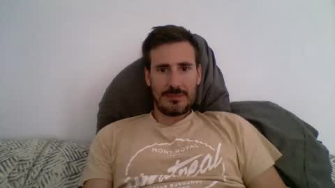 Snapshot of iyoperro chatting on 09/30/25, 10:20 Casandro online show from 09/30/25, 10:20