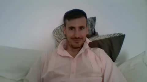 Snapshot of iyoperro chatting on 10/21/25, 01:01 Casandro online show from 10/21/25, 01:01