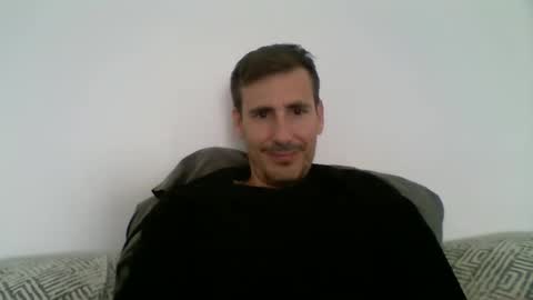 Snapshot of iyoperro chatting on 11/08/25, 10:04 Casandro online show from 11/08/25, 10:04