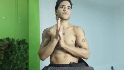 izaack online show from 04/26/26, 03:37