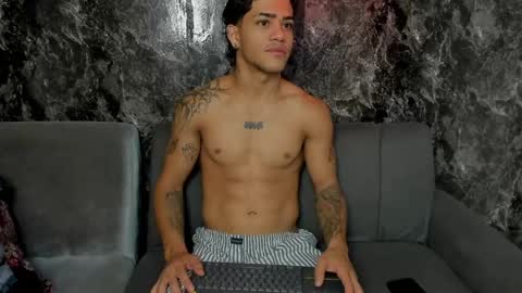 Snapshot of izaak_taylor7 chatting on 04/28/26, 01:27 izaack online show from 04/28/26, 01:27