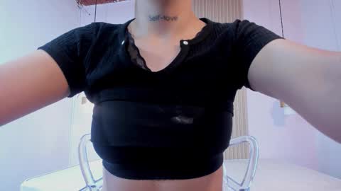 izelevans online show from 02/15/26, 12:03