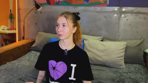 izi online show from 10/19/25, 04:07