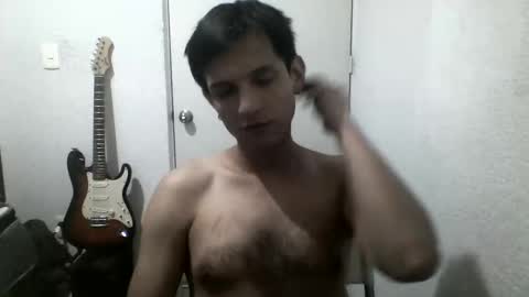 Snapshot of izmaelr chatting on 05/10/26, 04:39 Jonathan online show from 05/10/26, 04:39