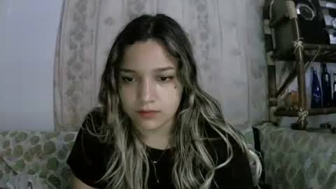 Snapshot of izzy_32 chatting on 04/01/26, 07:42 izzy_32 online show from 04/01/26, 07:42