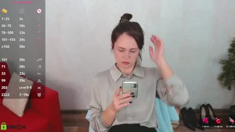 Queen of nylon  Victoria online show from 10/27/25, 04:49