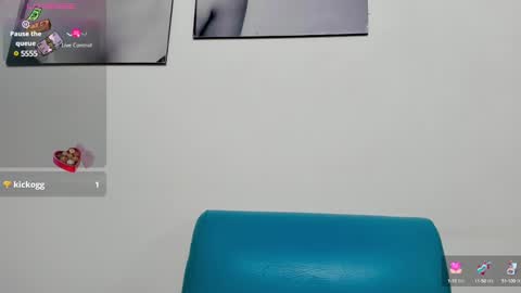 Izzy online show from 02/02/25, 07:35