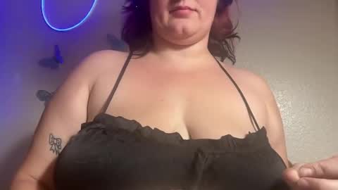 Snapshot of izzyishottttt chatting on 09/24/25, 03:37 izzyishottttt online show from 09/24/25, 03:37