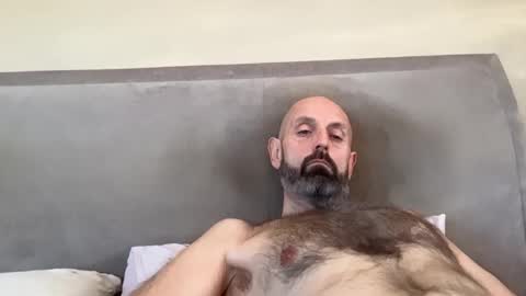 Snapshot of izzysboytoy1 chatting on 03/18/26, 08:06 izzysboytoy1 online show from 03/18/26, 08:06