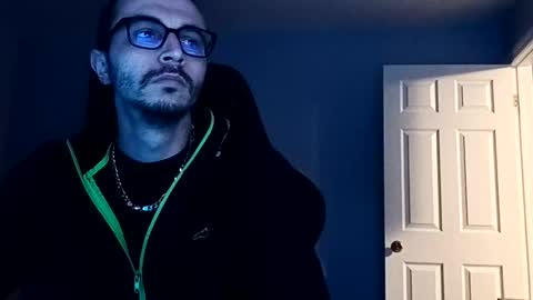 Snapshot of j1277 chatting on 01/23/25, 05:02 Yoursexxyguy online show from 01/23/25, 05:02