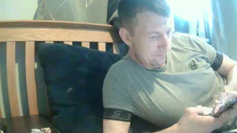 Snapshot of j281133 chatting on 03/12/25, 03:18 Big 8 online show from 03/12/25, 03:18