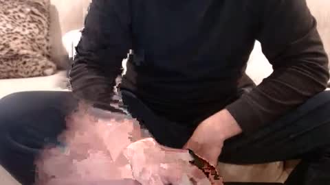 Snapshot of j335129 chatting on 12/19/25, 02:13 James online show from 12/19/25, 02:13