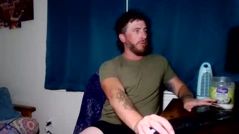 Snapshot of j3ear chatting on 12/24/24, 12:44 j3ear online show from 12/24/24, 12:44