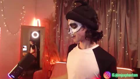 Snapshot of j_a_x_x_x_o_n chatting on 10/31/25, 08:59 Hey im Jaxxxon check my info online show from 10/31/25, 08:59