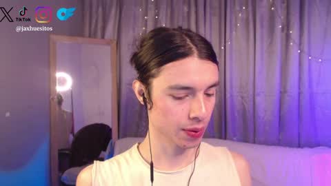 Snapshot of j_a_x_x_x_o_n chatting on 04/07/26, 10:48 Hey im Jaxxxon check my info online show from 04/07/26, 10:48