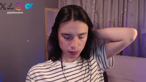 Snapshot of j_a_x_x_x_o_n chatting on 04/10/26, 01:38 Hey im Jaxxxon check my info online show from 04/10/26, 01:38