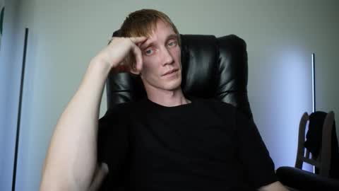 Snapshot of j_akira13 chatting on 10/13/25, 10:26 Danny online show from 10/13/25, 10:26